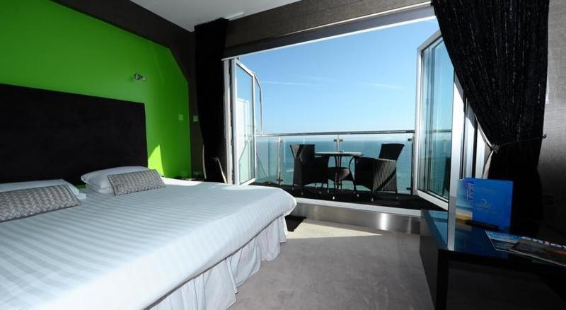 Suncliff Hotel - Oceana Collection Bournemouth Room photo